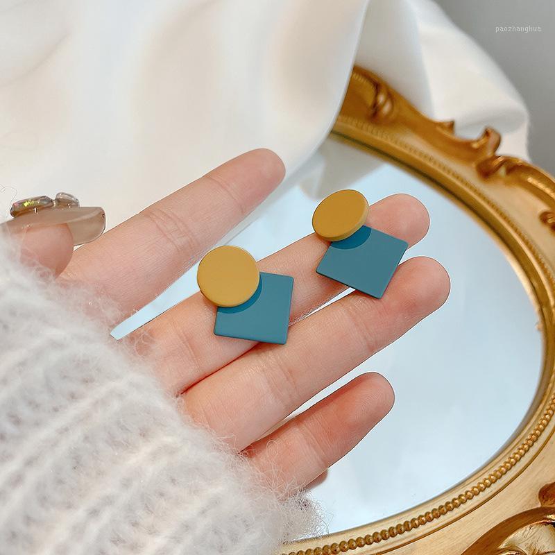 Stud Geometric Earrings Female Retro Hong Kong Style Personality Round Temperament Fashion All-Match Simple Trend, Golden;silver
Stud Geometric Earrings Female Retro Hong Kong Style Personality Round Temperament Fashion All-Match Simple Trend, Golden;silver