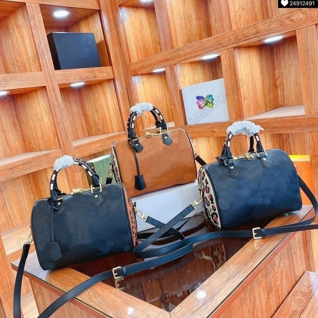 Speedy Handbag BANDOULIERE Bag Nano Lock Print Prefall Leopard Bags Wallets 40392 Body Shoulder 25 Luxurys Designer Cross Women Retiro Oupl
Speedy Handbag BANDOULIERE Bag Nano Lock Print Prefall Leopard Bags Wallets 40392 Body Shoulder 25 Luxurys Designer Cross Women Retiro Oupl