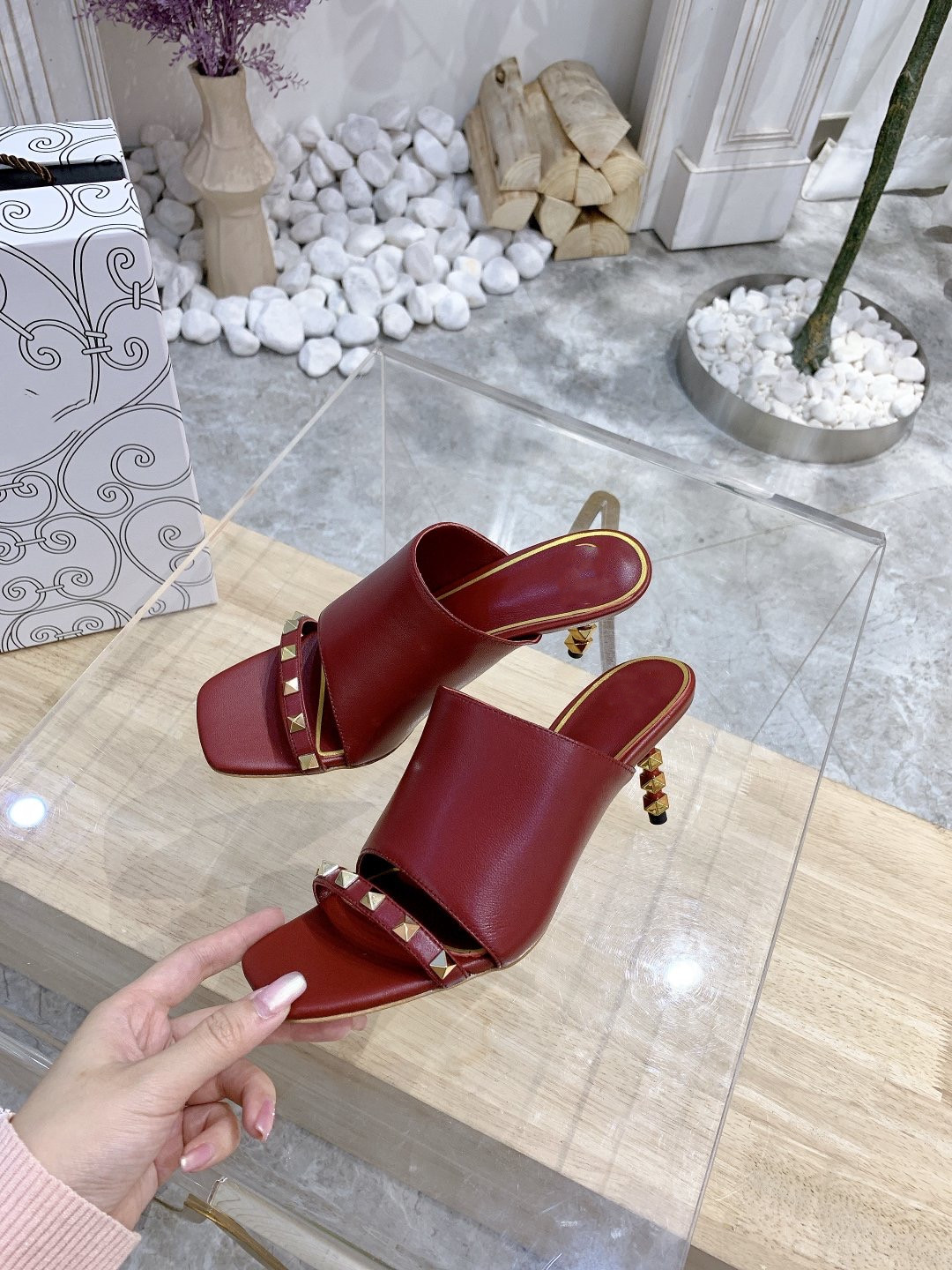 Top Quality 2021 Women Shoes Red Bottoms High Heels Sexy Pointed Toe Red Sole 8cm 10cm 12cm Pumps Wedding Dress Shoes Nude Black Shiny 0615
Top Quality 2021 Women Shoes Red Bottoms High Heels Sexy Pointed Toe Red Sole 8cm 10cm 12cm Pumps Wedding Dress Shoes Nude Black Shiny 0615
