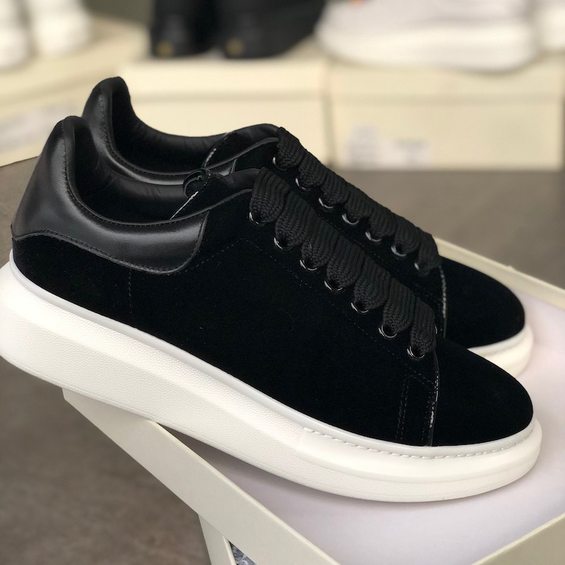 Designer Men Women Shoes Grey Black Suede Platform Sneakers Oversized Sneaker 100% Calfskin Lace-up Runner Trainers for Girls Fashion Casual Shoes with box NO11, Color 13
Designer Men Women Shoes Grey Black Suede Platform Sneakers Oversized Sneaker 100% Calfskin Lace-up Runner Trainers for Girls Fashion Casual Shoes with box NO11, Color 13