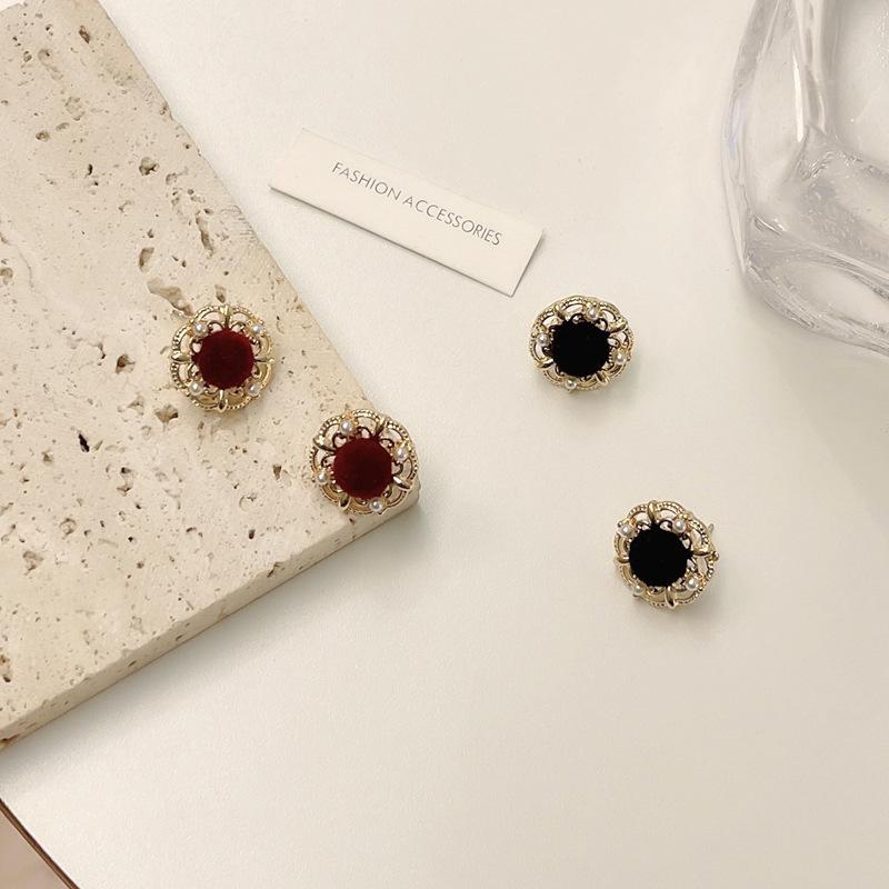 Stud Trendy 2022 Vintage Exquisite Chinese Style Hollow Out Pearl Earrings For Women Female Fashion Ear Jewelry Wedding Gifts, Golden;silver
Stud Trendy 2022 Vintage Exquisite Chinese Style Hollow Out Pearl Earrings For Women Female Fashion Ear Jewelry Wedding Gifts, Golden;silver