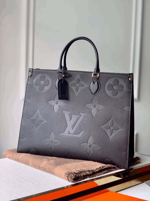 2021 NEW ONTHEGO Shoulder Bags Women Luxury Designer Handbag Female Fashion Messenger Crossbody Bag Purse LVS LOUISING VUTTONING Gg's Y, Red;black
2021 NEW ONTHEGO Shoulder Bags Women Luxury Designer Handbag Female Fashion Messenger Crossbody Bag Purse LVS LOUISING VUTTONING Gg's Y, Red;black