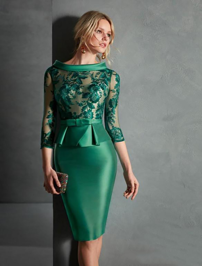 Short Green Mother of The Bride Groom Dresses with Sleeves 2022 Lace Peplum Sheath Knee-length Women Occasion Wedding Party Guest Gown