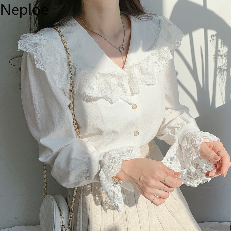Neploe Women's Blouse Solid Elegant Temperament Tops Spring Korean Lace turn-down collar Pearl Button Flared Sleeve Shirt 4H418 210422