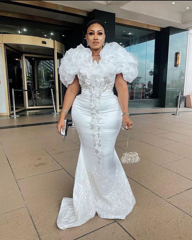 2021 Plus Size Arabic Aso Ebi Luxurious Mermaid White Prom Dresses Beaded Crystals Stylish Evening Formal Party Second Reception Gowns Dress ZJ336