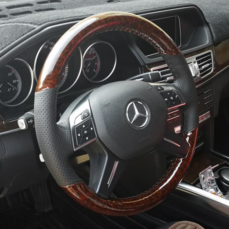 For Mercedes-Benz Old C-Class ML350 s300 s350 e260l GL400 DIY custom leather imitation mahogany special steering wheel cover for auto parts
For Mercedes-Benz Old C-Class ML350 s300 s350 e260l GL400 DIY custom leather imitation mahogany special steering wheel cover for auto parts