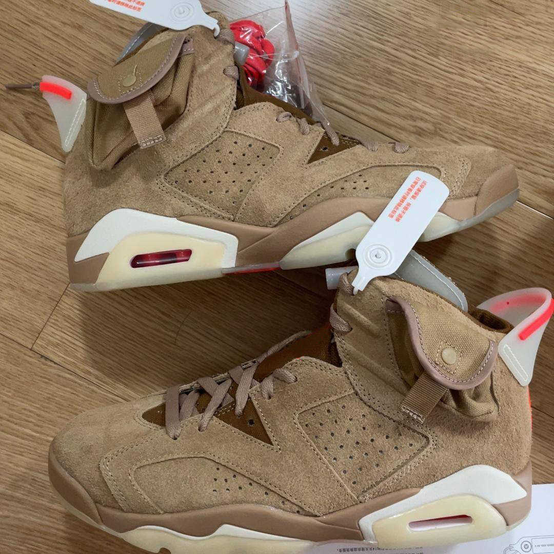 2021 Authentic 6 Khaki 6S travis Scotts Athletic Shoes Sail Bright Crimson Olive GLOW IN THE DARK Men Women Retro Sneakers With box
2021 Authentic 6 Khaki 6S travis Scotts Athletic Shoes Sail Bright Crimson Olive GLOW IN THE DARK Men Women Retro Sneakers With box