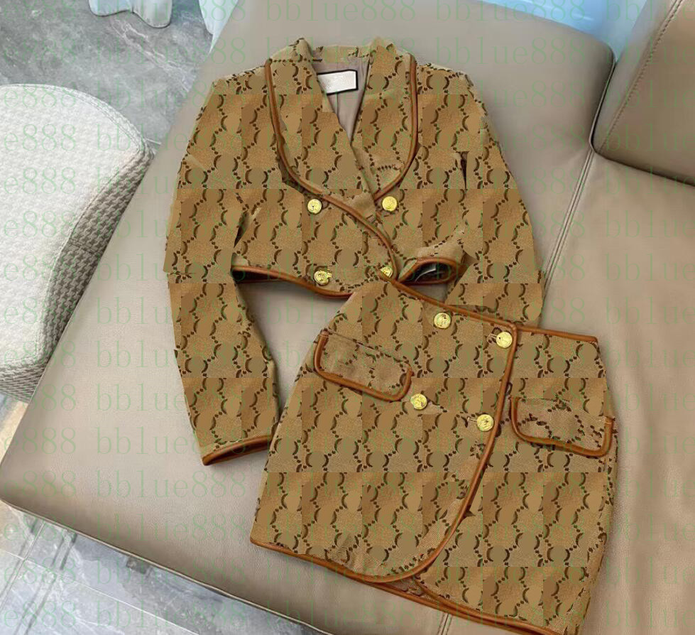 2022 women's short suit jacket three-dimensional letter lapel letter casual jacket short skirt suit coffee color surface 314, Customize
2022 women's short suit jacket three-dimensional letter lapel letter casual jacket short skirt suit coffee color surface 314, Customize