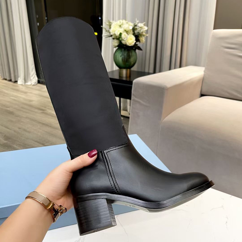 2021 women designer high boots re-nylon brushed leather ankle boots Knight the knee Martin booties, Black
2021 women designer high boots re-nylon brushed leather ankle boots Knight the knee Martin booties, Black