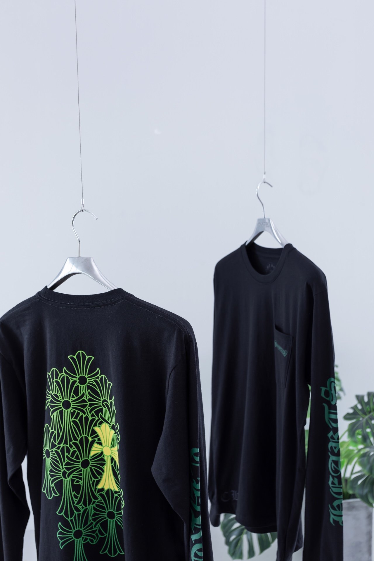 arm crow hearts heart Chrome cross group ch fluorescent green letter Gothic Sanskrit long sleeve T-shirt, White;black
arm crow hearts heart Chrome cross group ch fluorescent green letter Gothic Sanskrit long sleeve T-shirt, White;black