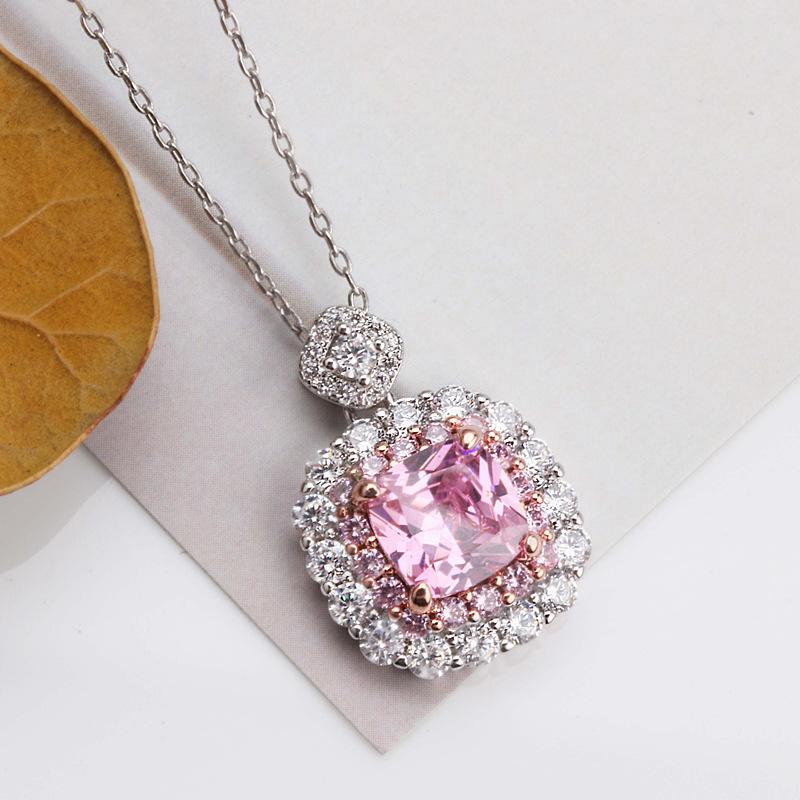 Pendant Necklaces Luxury Crystal Pink Square Necklace For Women Jewelry Trendy Champagne Clavicle Girls Choker Accessories Female
Pendant Necklaces Luxury Crystal Pink Square Necklace For Women Jewelry Trendy Champagne Clavicle Girls Choker Accessories Female