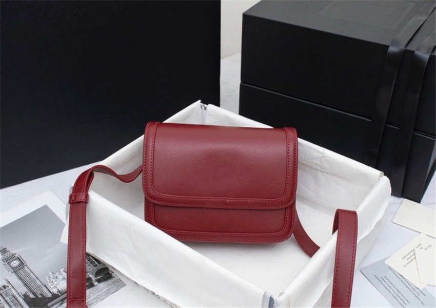 hot solds luxurys designers Handbags flower Purses Women Tote Brand Letter Genuine Leather Shoulder Bags crossbody bag 19-13-5cm, Shoebox is not sold separately
hot solds luxurys designers Handbags flower Purses Women Tote Brand Letter Genuine Leather Shoulder Bags crossbody bag 19-13-5cm, Shoebox is not sold separately