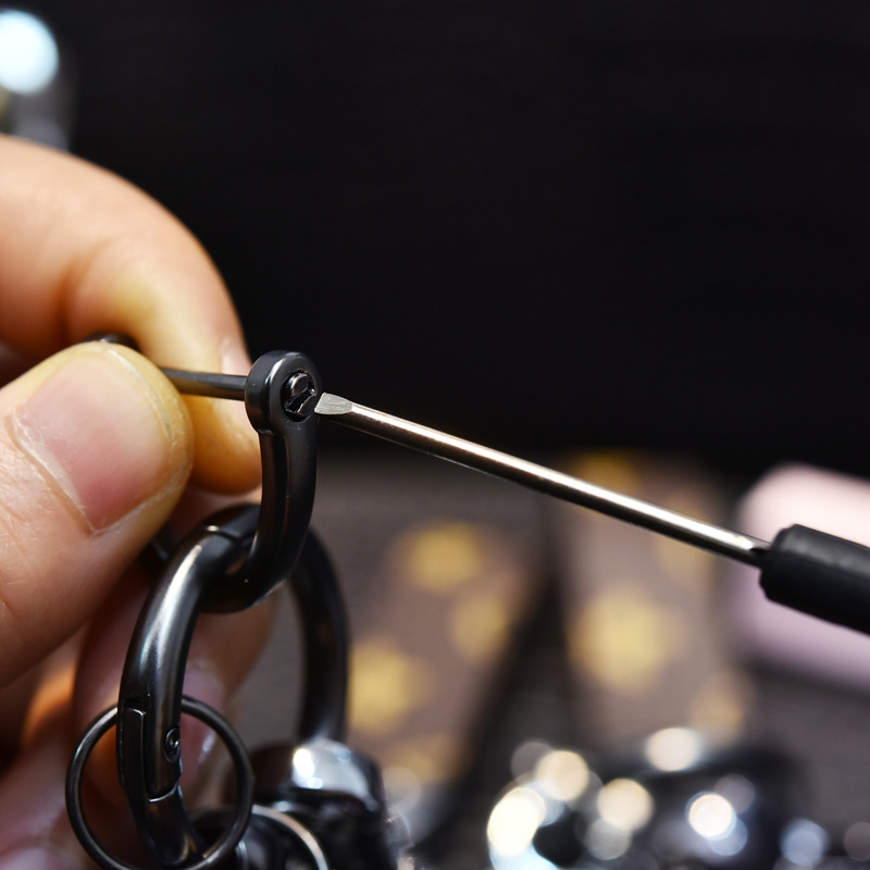 Leather Key Chain Creative Astronaut Charm Robot Men and Women Car Keyfob Ring Personality Astronaut Pendant