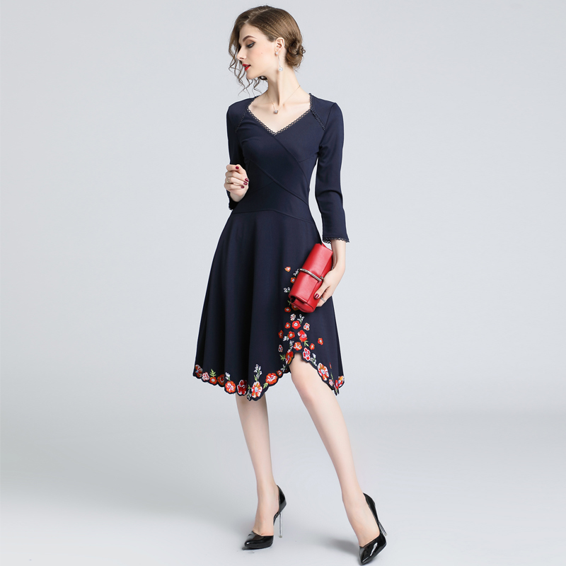 Elegant Designer Women Autumn Floral Embroidery Dress Woman Sexy Office Party Robe Ladies Vintage V Neck Casual Dresses Vestidos 210525, Dark blue
Elegant Designer Women Autumn Floral Embroidery Dress Woman Sexy Office Party Robe Ladies Vintage V Neck Casual Dresses Vestidos 210525, Dark blue