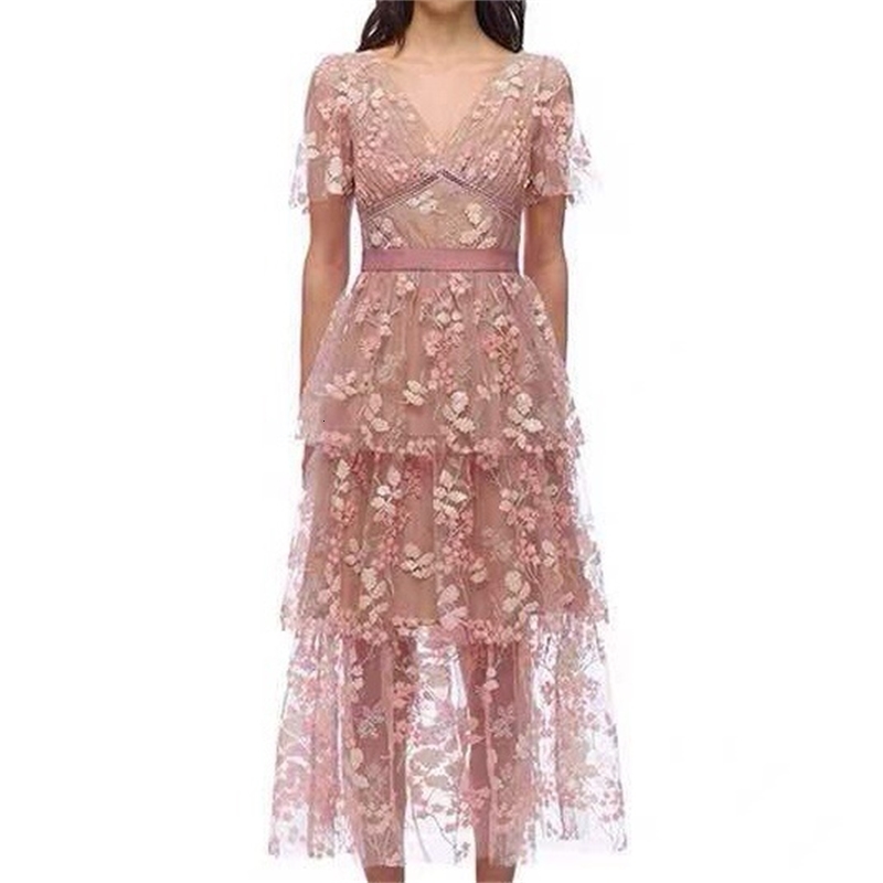 dress sp pink flower sequin nail bead high waist v-neck temperament long skirt holiday party heavy industry embroidery, White;black
dress sp pink flower sequin nail bead high waist v-neck temperament long skirt holiday party heavy industry embroidery, White;black