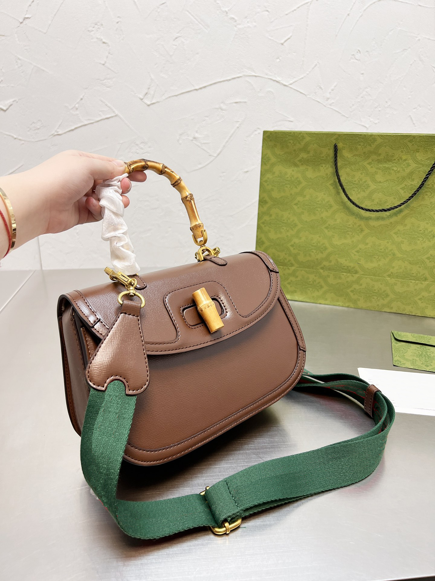 Women's Luxury Bags Designer Handbag Leather Large Single Shoulder Crossbody Bags Fashion Bamboo Bag Female Totes and Purses, Box
Women's Luxury Bags Designer Handbag Leather Large Single Shoulder Crossbody Bags Fashion Bamboo Bag Female Totes and Purses, Box
