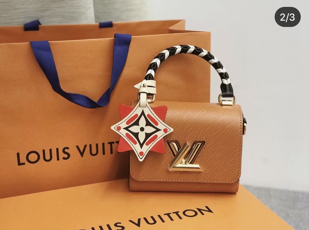 2021 LV Louis Vutton Twist Denim Chain Shoulder Bags Top Cowhide Designers Luxurys Purses Women's Fashion Crossbody Messenger B
2021 LV Louis Vutton Twist Denim Chain Shoulder Bags Top Cowhide Designers Luxurys Purses Women's Fashion Crossbody Messenger B