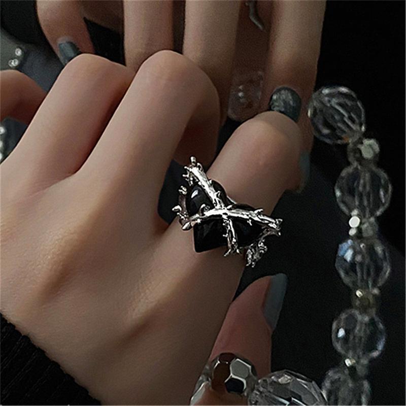 Wedding Rings Gothic Thorns Heart For Women Open Cuff Ring Adjustable Engagement Punk Vintage Jewelry Gifts
Wedding Rings Gothic Thorns Heart For Women Open Cuff Ring Adjustable Engagement Punk Vintage Jewelry Gifts