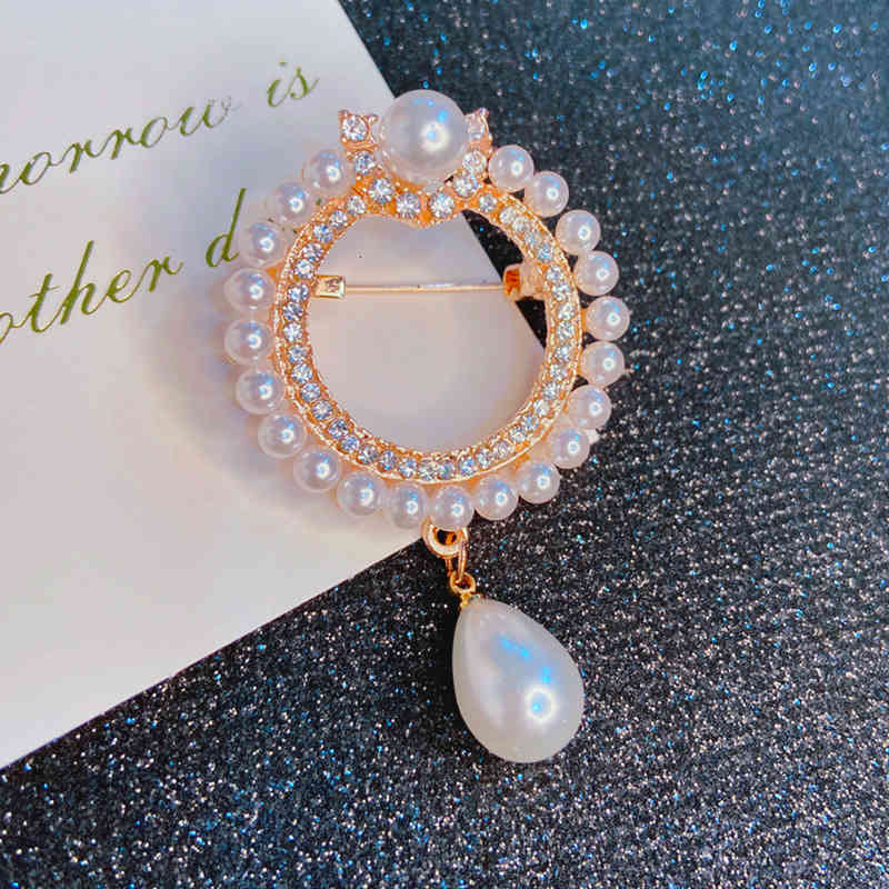 Brooch Autumn and Winter Diamond Inlaid Round Fashion High-grade Temperament Pearl Anti Light Silk Scarf Buckle Pin