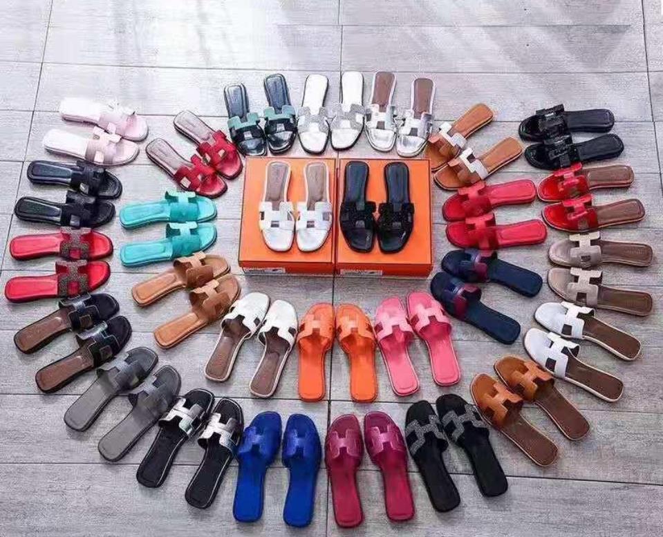 2021 Slipper Sandals Ladies Women Genuine TOP Designer 100% Leather H color Flat Shoe Sandal Party Wedding Shoes Summer Beach With Box Big Size34-41, C4
2021 Slipper Sandals Ladies Women Genuine TOP Designer 100% Leather H color Flat Shoe Sandal Party Wedding Shoes Summer Beach With Box Big Size34-41, C4