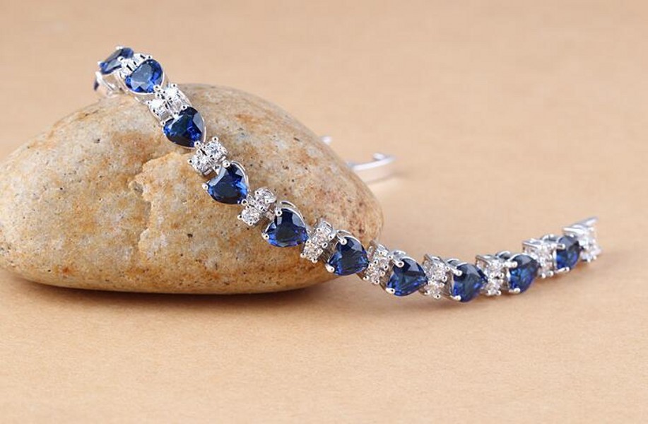 Choucong Brand Unique Luxury Jewelry 18K White Gold Fill Wedding Bracelet Muliti Color 5A Zircon CZ Diamond Gemstones Party Sapphire Heart Women Bangl