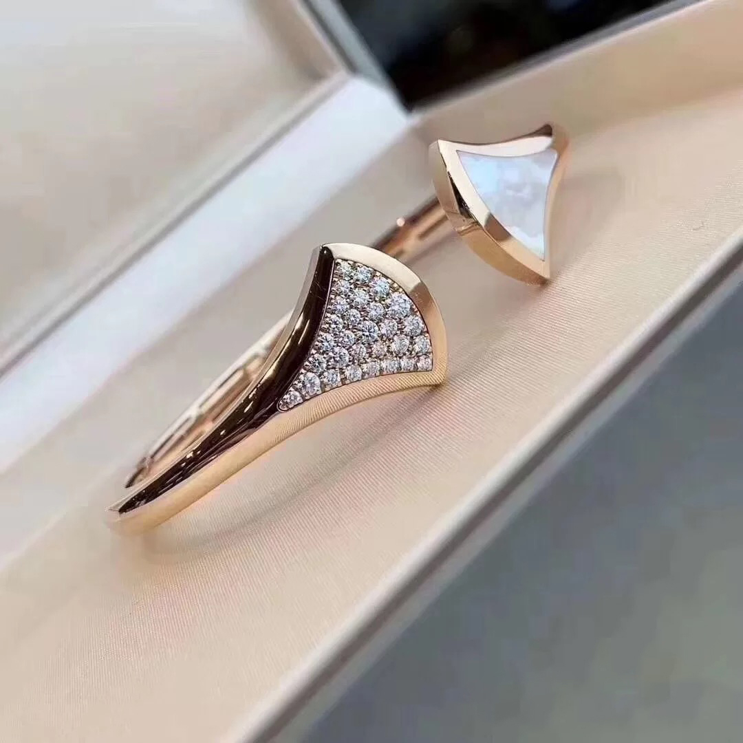 Bezel Setting The Skirt of The Goddess Woman Bangle Female Bracelets Titanium Color Diamond Crystal High Quality Party Urban Style