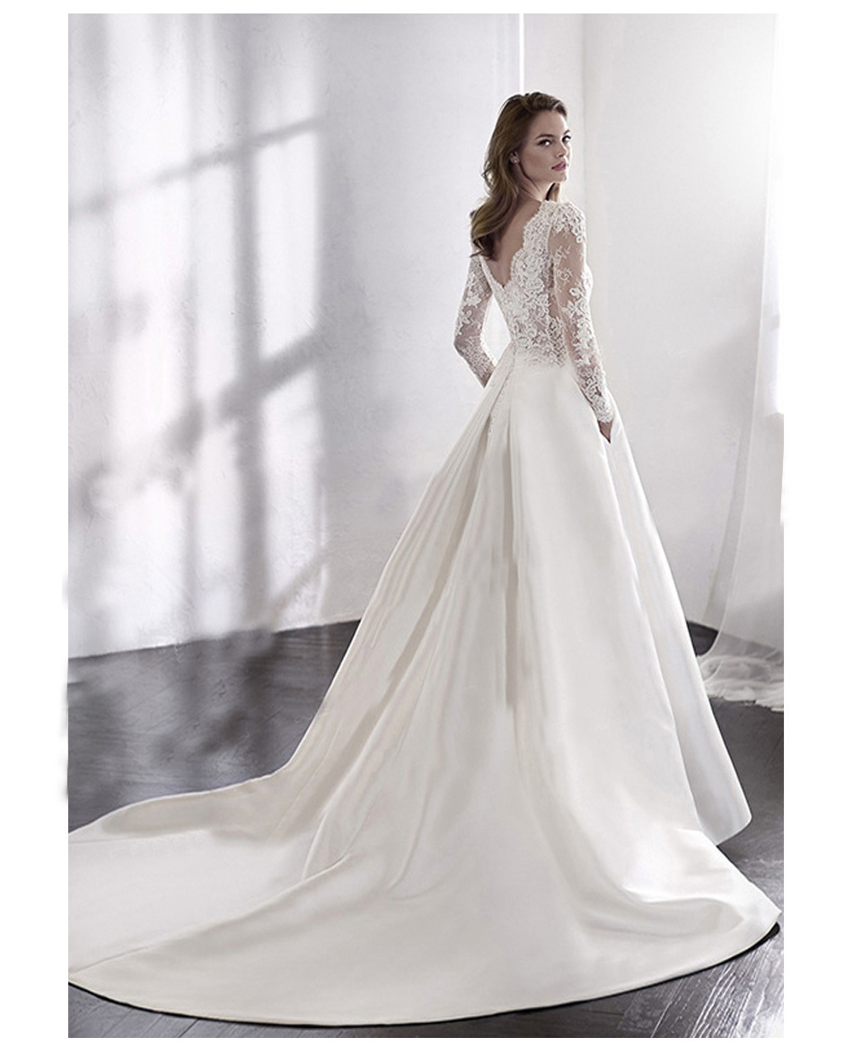2022 Graceful Lace A Line Wedding Dress Long Sleeve Satin Bridal Gowns With Pockets Sexy Open Back Illusion Top Vestidos Simple Boho Beach Bride Dress