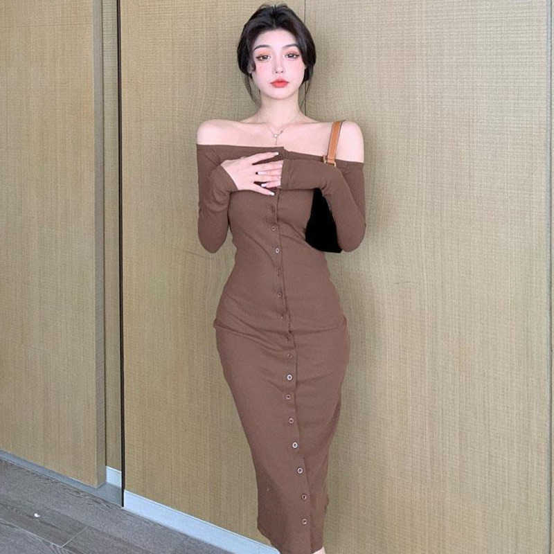 Sexy Comfortable Solid Color Autumn Shoulder Single Breasted Waist Shows Thin Temperament Long Knitted Dress Dresses Korea 98MW 210603, Pink
Sexy Comfortable Solid Color Autumn Shoulder Single Breasted Waist Shows Thin Temperament Long Knitted Dress Dresses Korea 98MW 210603, Pink