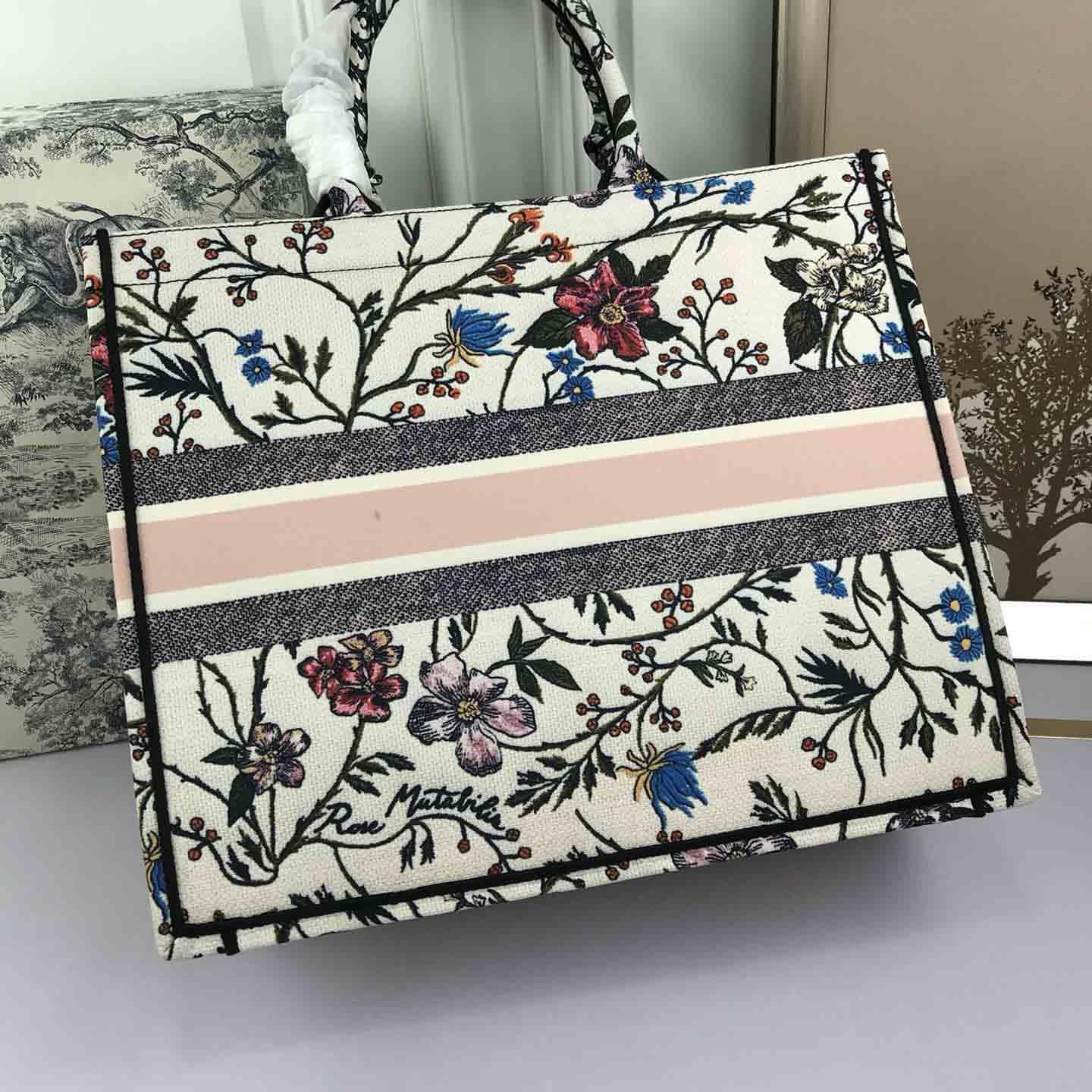 2021 Luxury Designer Tote Bag high quality large capacity canvas urban elegant lady's handbag, Dust bag
2021 Luxury Designer Tote Bag high quality large capacity canvas urban elegant lady's handbag, Dust bag