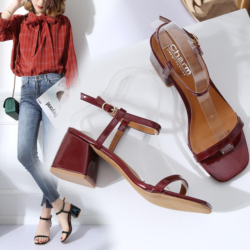 Summer Women's Shoes With A Square Head Thick Sandals High-heeled Patent Leather Open Toe Fashion, Beige
Summer Women's Shoes With A Square Head Thick Sandals High-heeled Patent Leather Open Toe Fashion, Beige