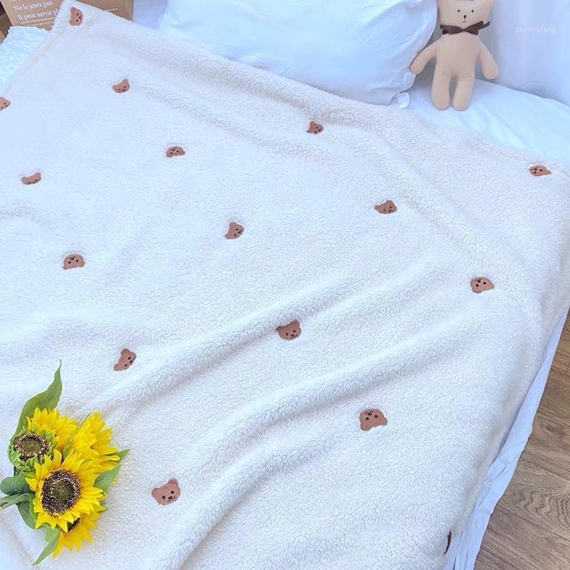 Blankets Milk Bear Embroidery Light Luxury Double Sided Plush Simple Thick Nap Warm Blanket
Blankets Milk Bear Embroidery Light Luxury Double Sided Plush Simple Thick Nap Warm Blanket