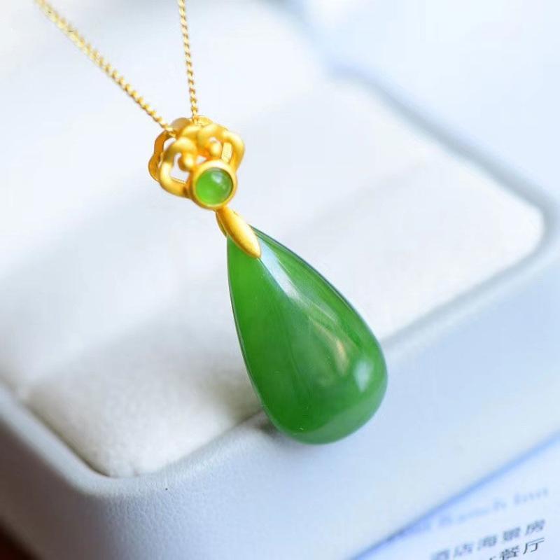 Silver Inlaid Natural Hetian Jasper Pendant Necklace Chinese Style Retro Water Drop Elegant Charm Women's Jewelry Chains
Silver Inlaid Natural Hetian Jasper Pendant Necklace Chinese Style Retro Water Drop Elegant Charm Women's Jewelry Chains