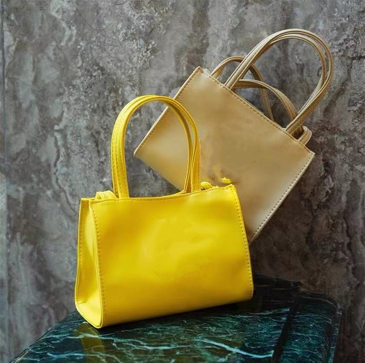 2021 Women Designer bags Womens Purse Tote handbags Fashion Style Luxury bag Pu Leather High Quality handbag wholesale Wallets top Tel far MK11
2021 Women Designer bags Womens Purse Tote handbags Fashion Style Luxury bag Pu Leather High Quality handbag wholesale Wallets top Tel far MK11