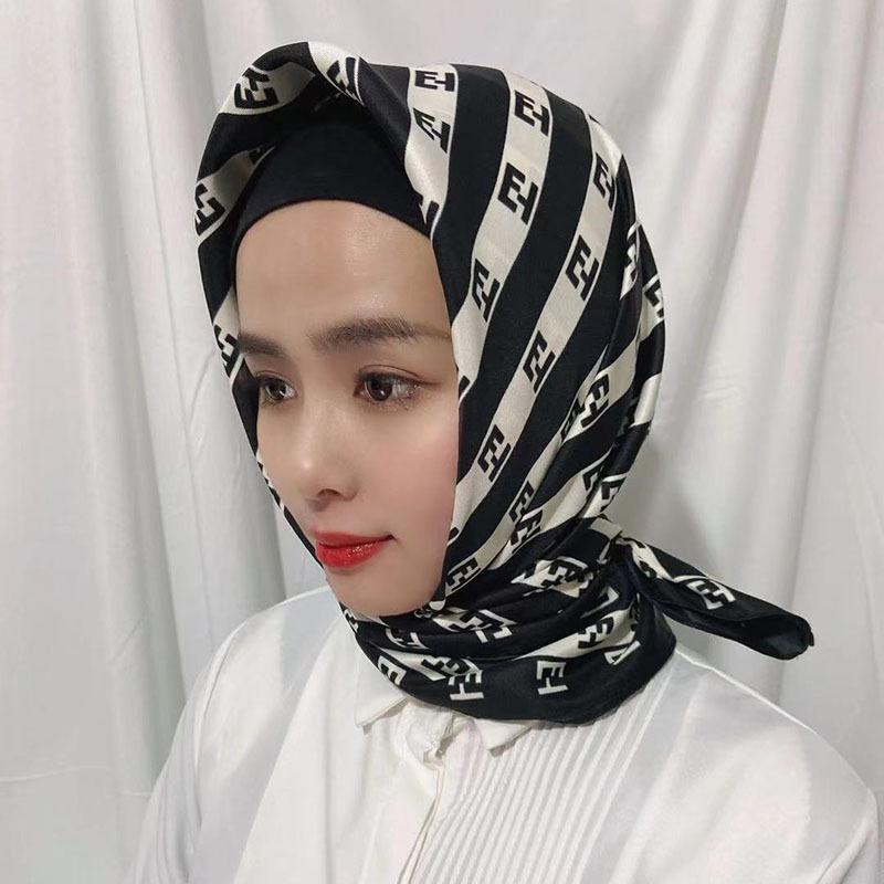 Scarves Letter E F Print Silk Scarf Women Foulard Satin Shawl Black Square 90*90cm Head Bandana Hijab
Scarves Letter E F Print Silk Scarf Women Foulard Satin Shawl Black Square 90*90cm Head Bandana Hijab