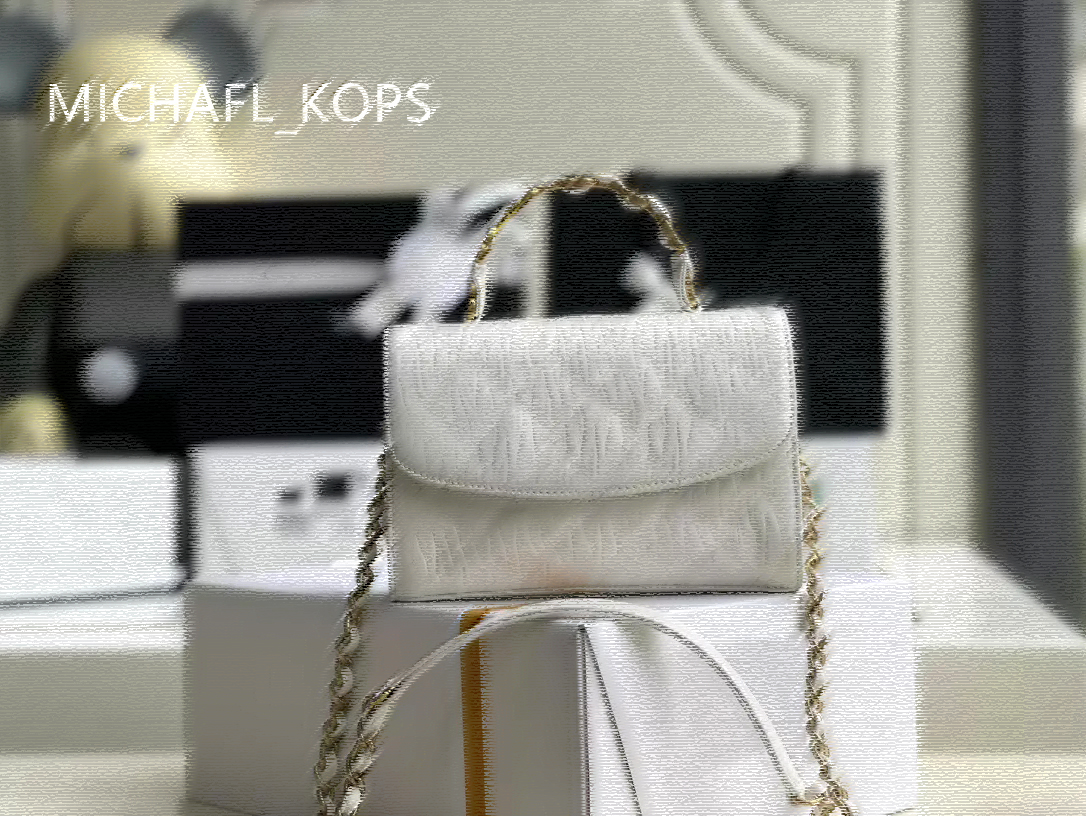 7a Women leather bag high end top quality sheepskin One Shoulder Oblique cross package Handbag classic fashion leisure business entertainment, Black
7a Women leather bag high end top quality sheepskin One Shoulder Oblique cross package Handbag classic fashion leisure business entertainment, Black