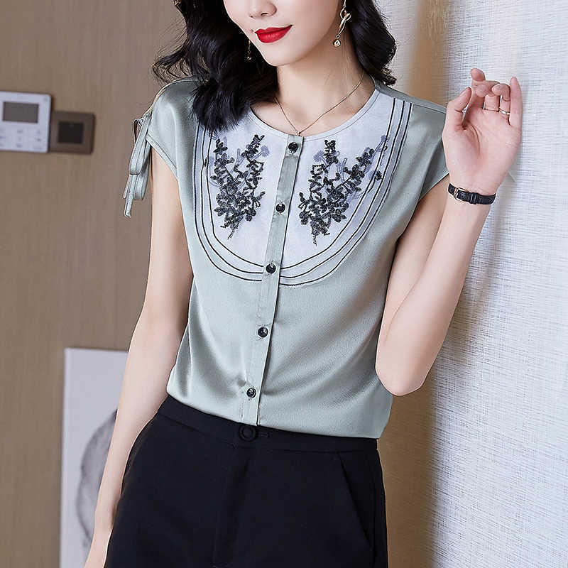 Korean Summer Women's Shirt Embroidery Blouses for Women Short Split Sleeve O-neck Patchwork Blouse Top Female s 210604, Green
Korean Summer Women's Shirt Embroidery Blouses for Women Short Split Sleeve O-neck Patchwork Blouse Top Female s 210604, Green