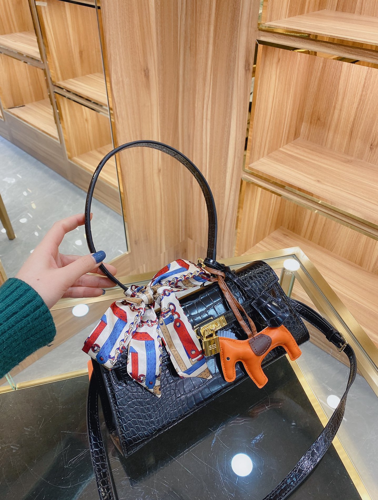 luxury leather shoulder bags handbag brand handbags wallet women crossbody bag fashion vintage -l3742, Red;black
luxury leather shoulder bags handbag brand handbags wallet women crossbody bag fashion vintage -l3742, Red;black