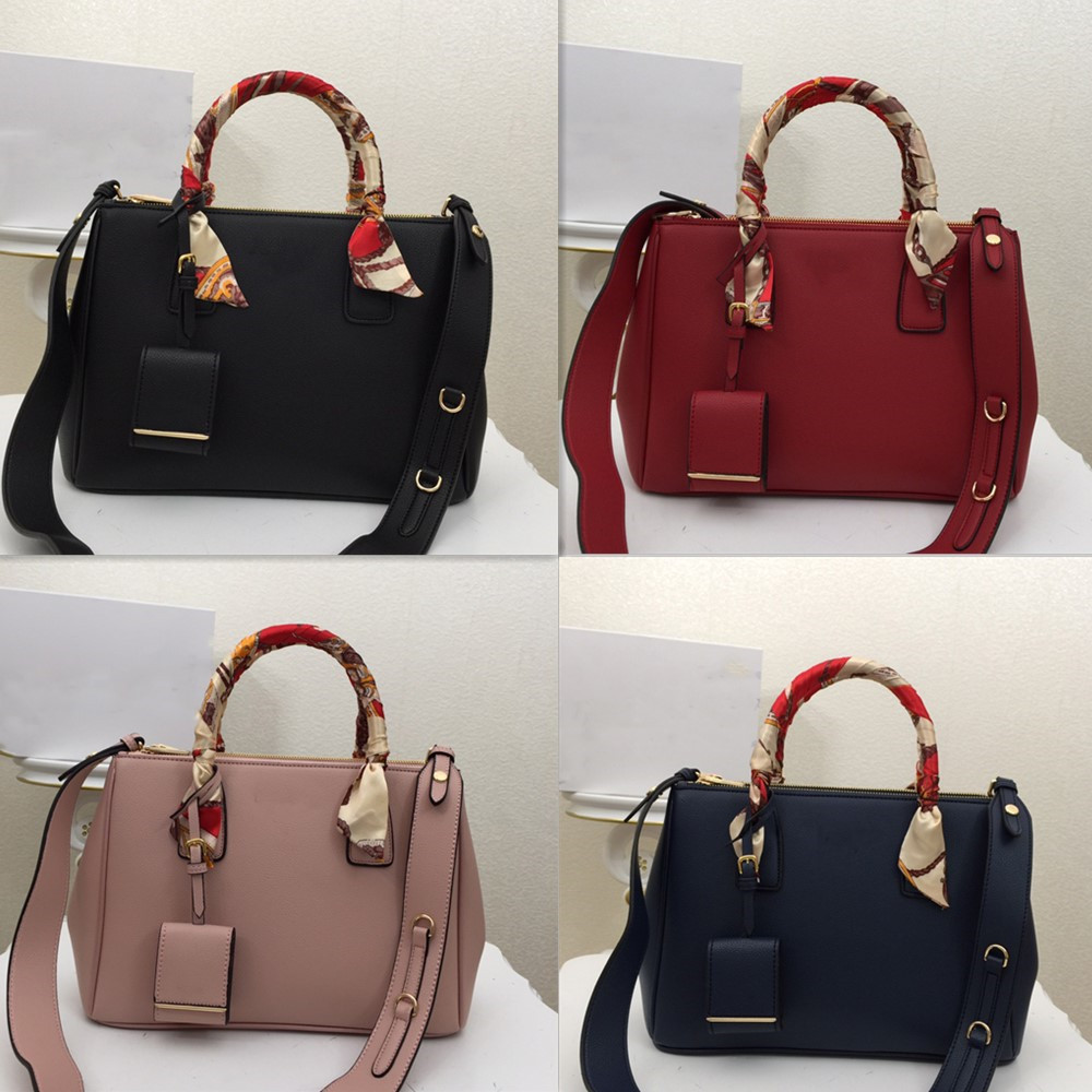 Designer Handbags Shoulder Bags Leather material genuine lychee grain cowhide double zipper handbag high quality ladies sweet unique
Designer Handbags Shoulder Bags Leather material genuine lychee grain cowhide double zipper handbag high quality ladies sweet unique
