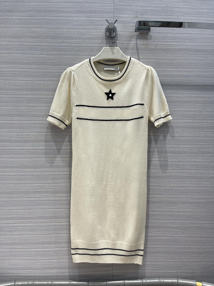 Autumn/winter sweater new product wool white logo embroidery pullover round neck slim short sleeves,xqnm724 1026, Postage
Autumn/winter sweater new product wool white logo embroidery pullover round neck slim short sleeves,xqnm724 1026, Postage
