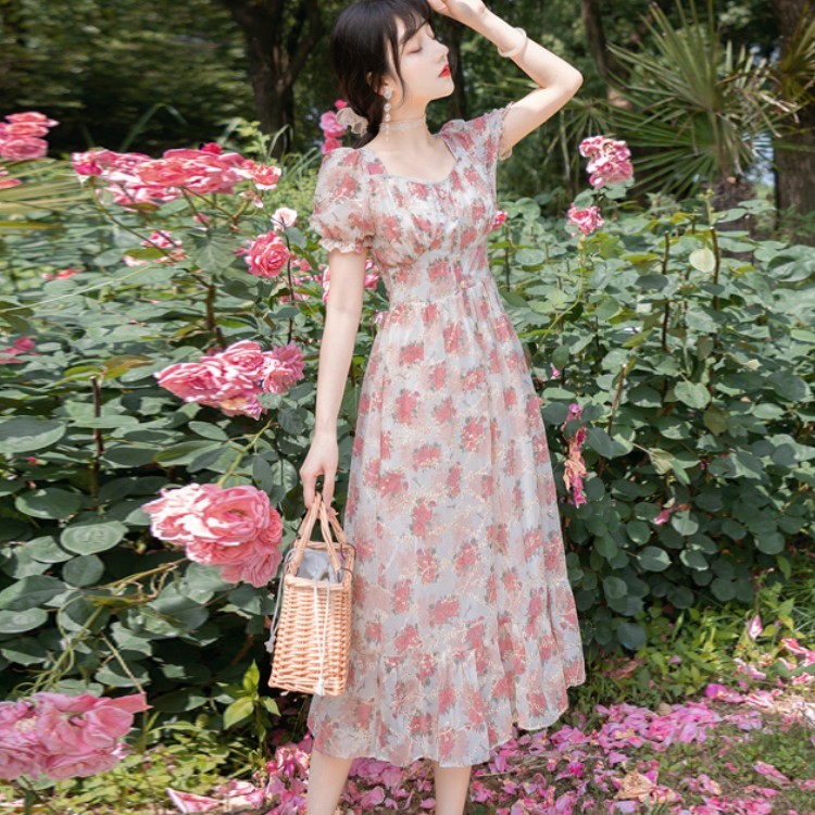 Summer Sweet Puff Sleeve Party Dress Vintage Women Square Collar Floral Embroidery Printed Pearls Button Pink Chiffon Dress 210518