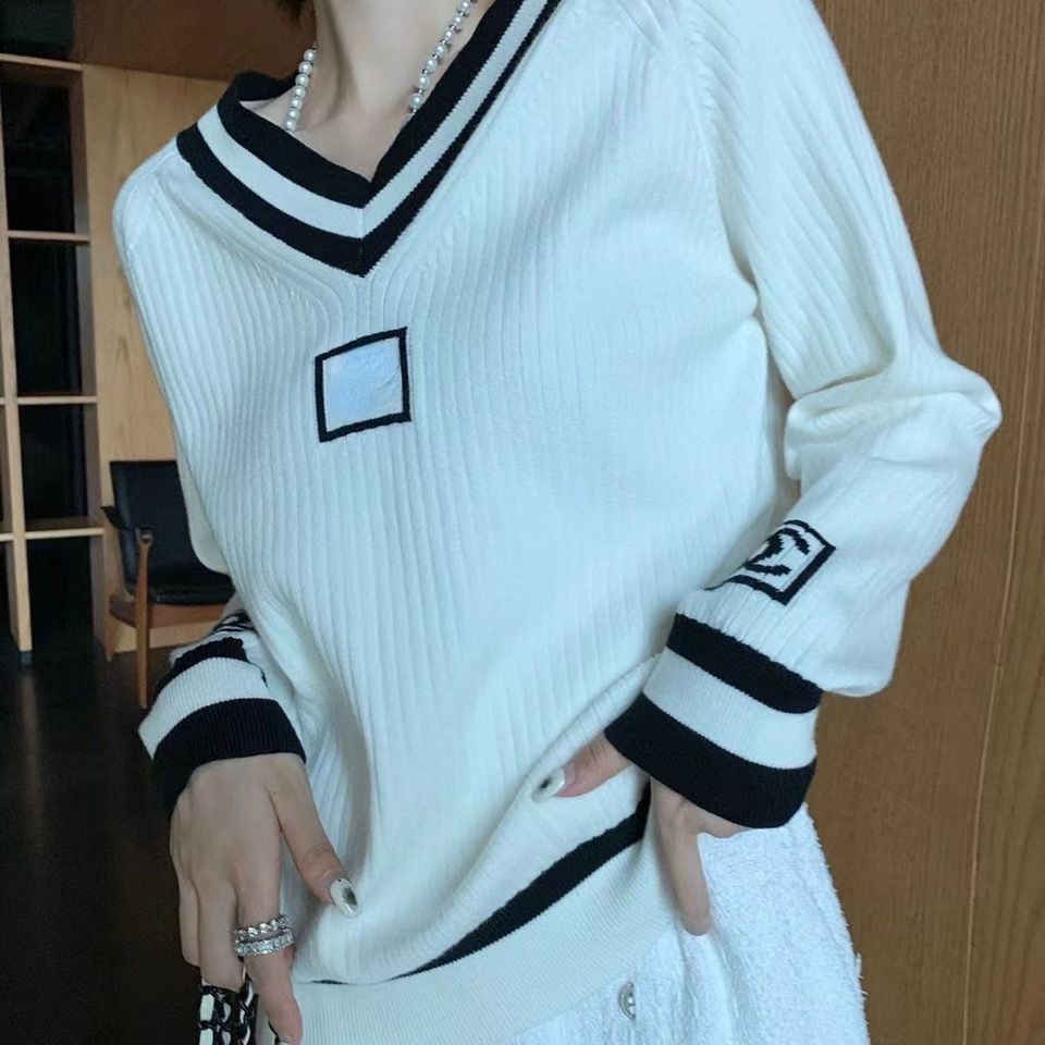 Sweater Women Simple Color Matching Knitting Temperament V-neck Loose and Thin Korean Version of All-match Sweater Women, Black
Sweater Women Simple Color Matching Knitting Temperament V-neck Loose and Thin Korean Version of All-match Sweater Women, Black