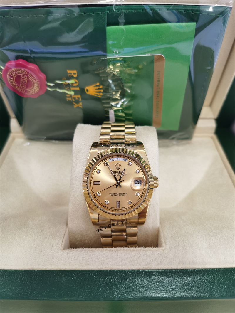 With Original Box Luxury Fashion WATCHES Top Quality 18k Yellow Gold 41mm Diamond Dial 18038 Watch Automatic Men's Wristwatch, Original box + watch
With Original Box Luxury Fashion WATCHES Top Quality 18k Yellow Gold 41mm Diamond Dial 18038 Watch Automatic Men's Wristwatch, Original box + watch