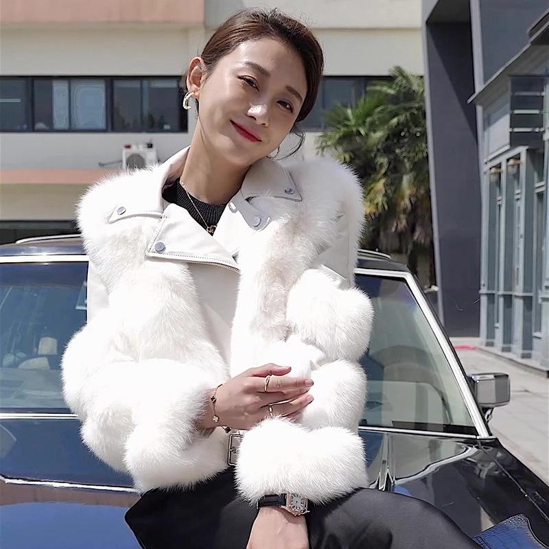 Women's Fur & Faux Autumn Winter Fashion Sheep Skin Splicing Coat Short Real Wool Covered Button Lantern Sleeve Slim Jacket, Black
Women's Fur & Faux Autumn Winter Fashion Sheep Skin Splicing Coat Short Real Wool Covered Button Lantern Sleeve Slim Jacket, Black