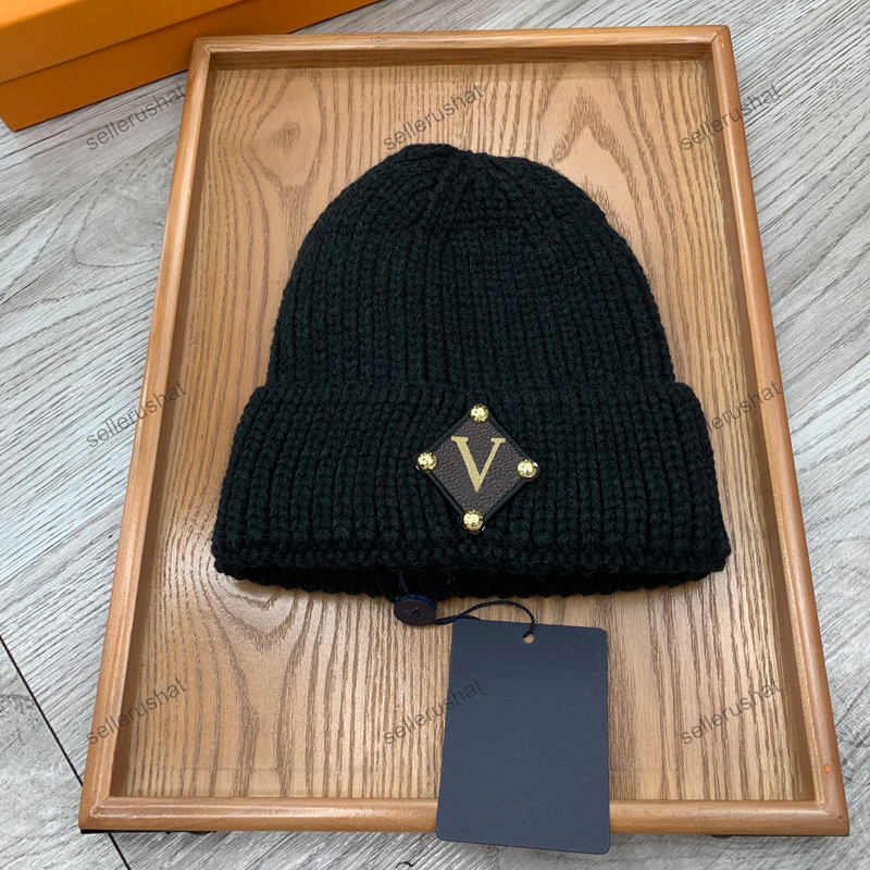 13 colors Men Women Designer Winter Beanie V Fashion Letter Design Knitted Caps Autumn Wool Hat Jacquard Unisex Warm Skull Cap With Box, Extra cost
13 colors Men Women Designer Winter Beanie V Fashion Letter Design Knitted Caps Autumn Wool Hat Jacquard Unisex Warm Skull Cap With Box, Extra cost