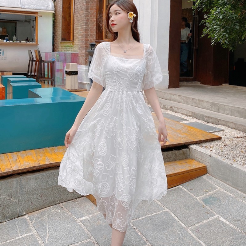 Summer French Vintage White Dress Women Chiffon Square Collar Elegant Puff Sleeve Embroidery Fairy Party 210519