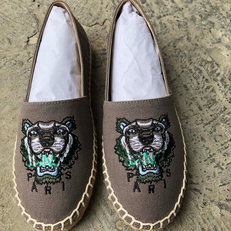 Fashion Men Loafers Espadrilles Shoes Designers Sneakers Mbroidery Tiger Stretch Flats Printing Canvas Fashion Women Trainers 303, Color 18
Fashion Men Loafers Espadrilles Shoes Designers Sneakers Mbroidery Tiger Stretch Flats Printing Canvas Fashion Women Trainers 303, Color 18
