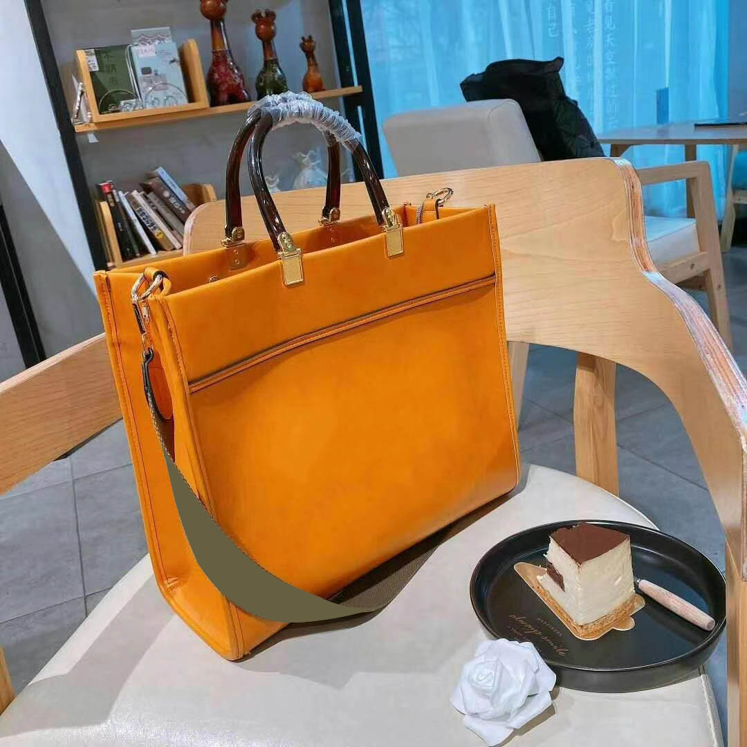 Luxury designer 3A handbag Shoulder Bag ladies crossingbody bag fashion classic wallet clutch bag soft leather fold messengerbag 009, Nothing
Luxury designer 3A handbag Shoulder Bag ladies crossingbody bag fashion classic wallet clutch bag soft leather fold messengerbag 009, Nothing
