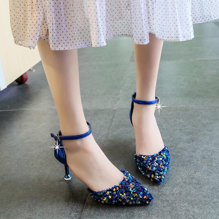 Sandals Summer Fashion For Women With Stylish Sequins And All-purpose Heels Pointed Toes Thin
Sandals Summer Fashion For Women With Stylish Sequins And All-purpose Heels Pointed Toes Thin