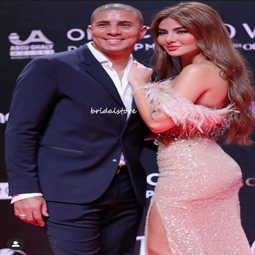 Gorgeous Gold Mermaid Prom Dress With Feather 2022 Off The Shoulder Arabic Sequined Evening Dresses Sexy Side Slit Dance Formal Wear Dress Plus Size S