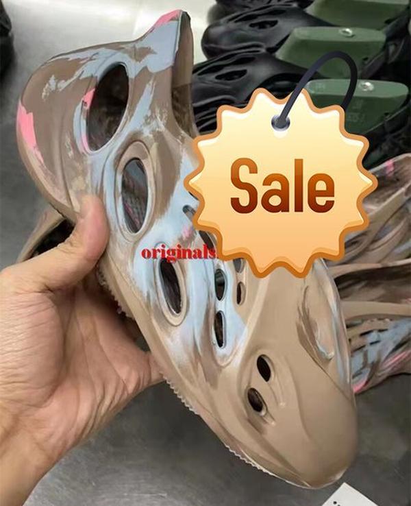 Foam Runners Slippers Designer Mx Sand Grey Ochre Mineral Blue Runner Sandals Mens Womens Slides Resin Green Black Core Sand Beach Shoes N, 2-moon grey
Foam Runners Slippers Designer Mx Sand Grey Ochre Mineral Blue Runner Sandals Mens Womens Slides Resin Green Black Core Sand Beach Shoes N, 2-moon grey